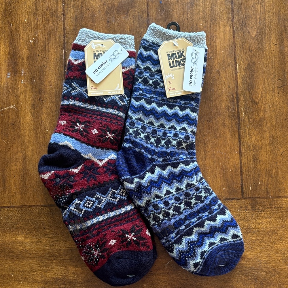 Muk Luks thermal Patterned Socks - Red and Blue. 2 pack
